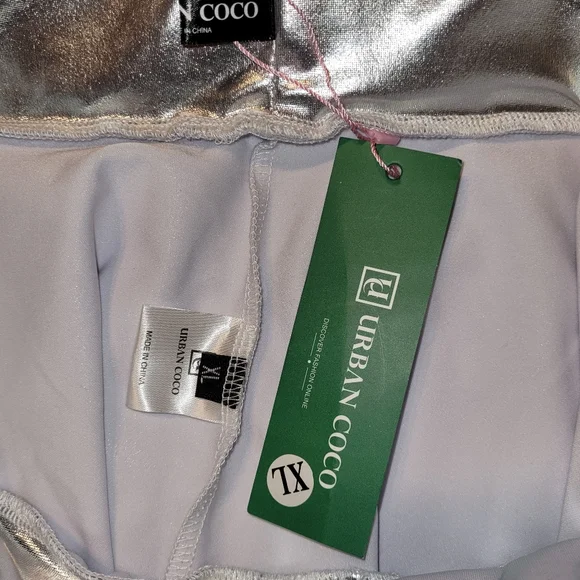 Urban Coco silver skater mini skirt - Picture 3 of 3